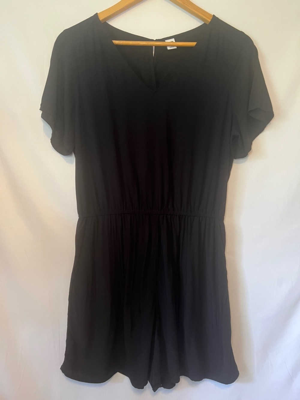 Black Romper V-Neck Flutter Sleeve Sz M Minimalist Boho Vacation Beach